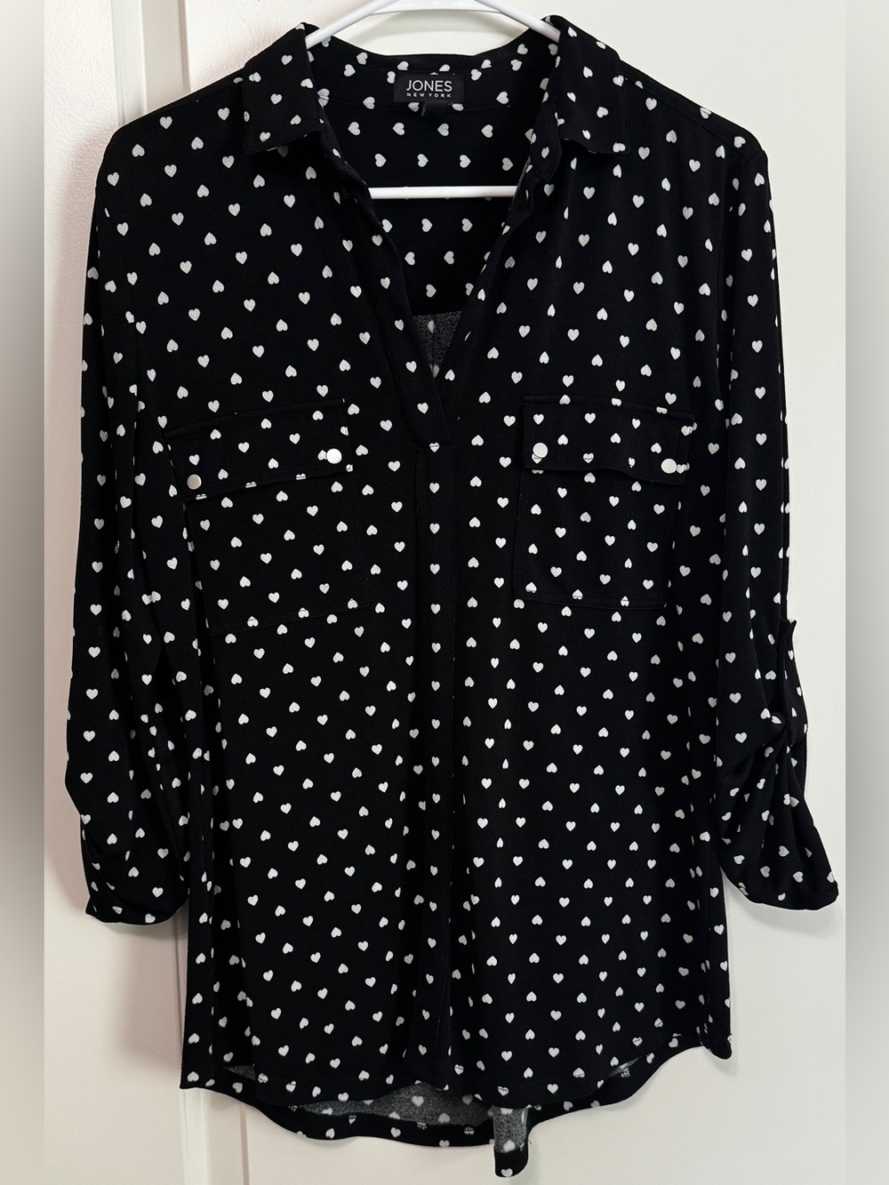 Jones New York Black White Heart Print Roll Tab Sleeve Blouse Size M - Picture 3 of 10
